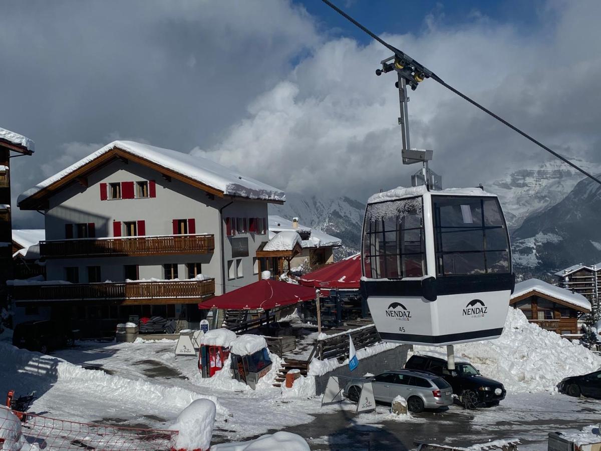 Hotel Les Etagnes Нанда Экстерьер фото